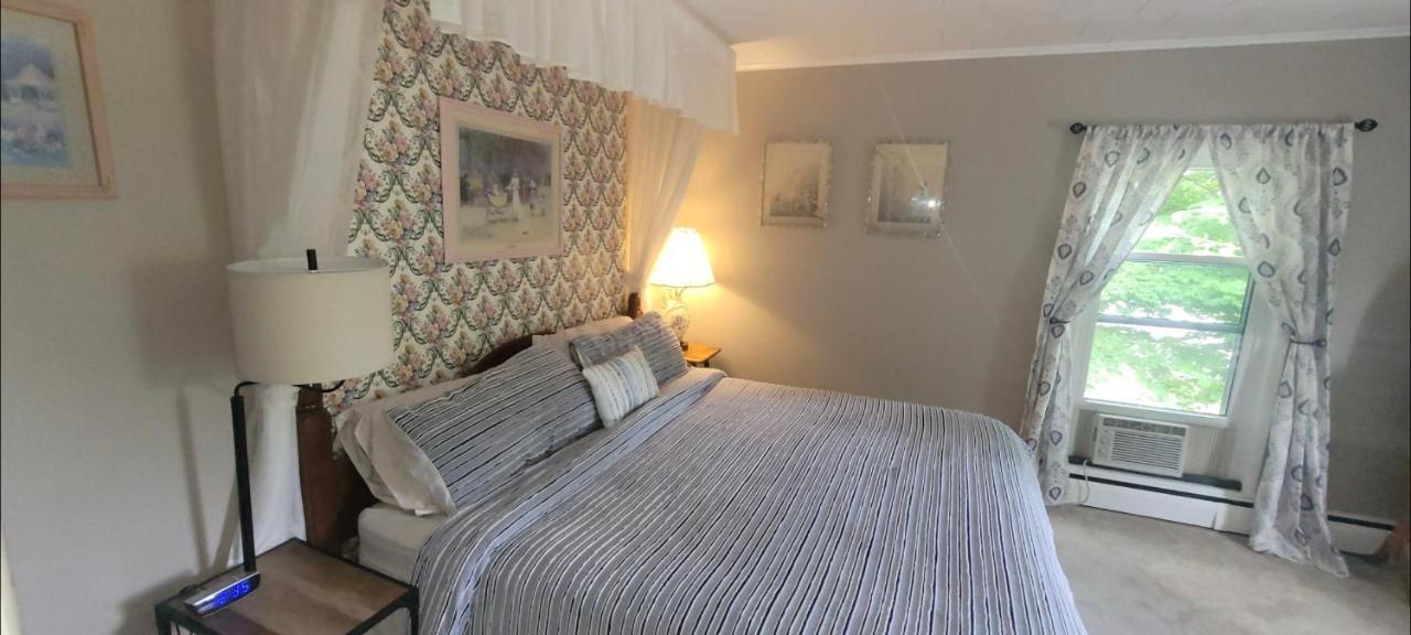 Kountry Living Bed And Breakfast Онеонта Экстерьер фото