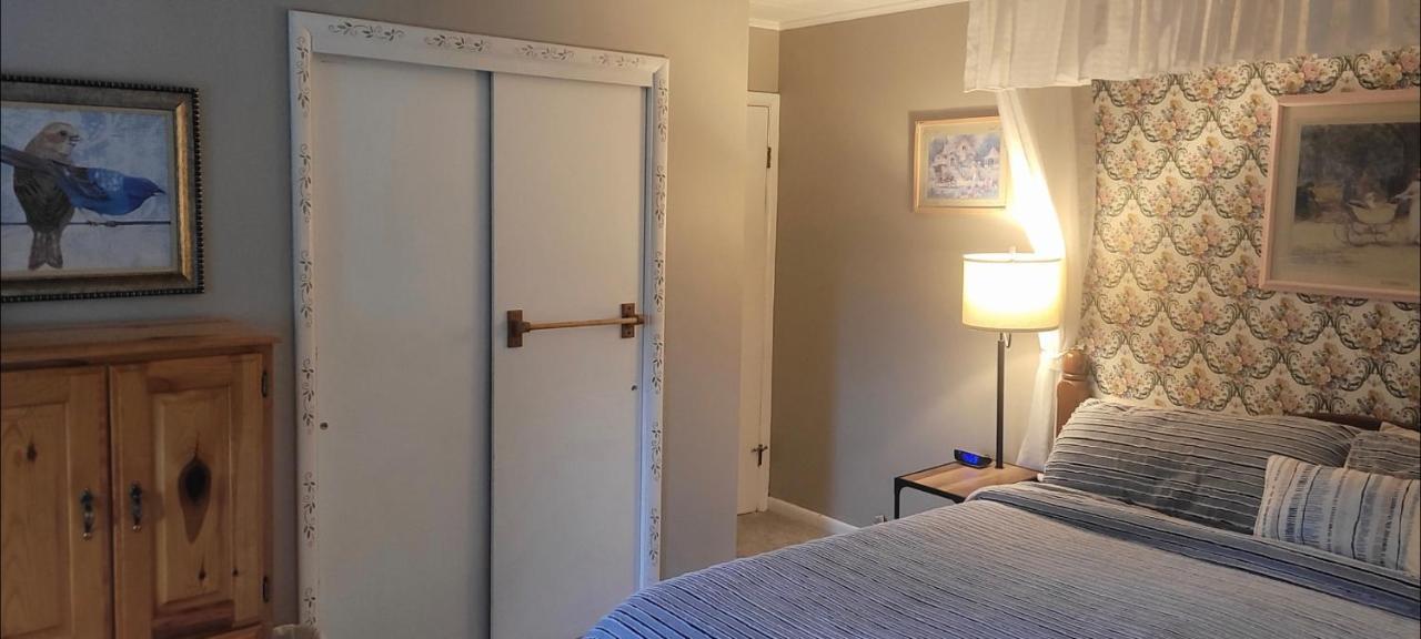 Kountry Living Bed And Breakfast Онеонта Экстерьер фото