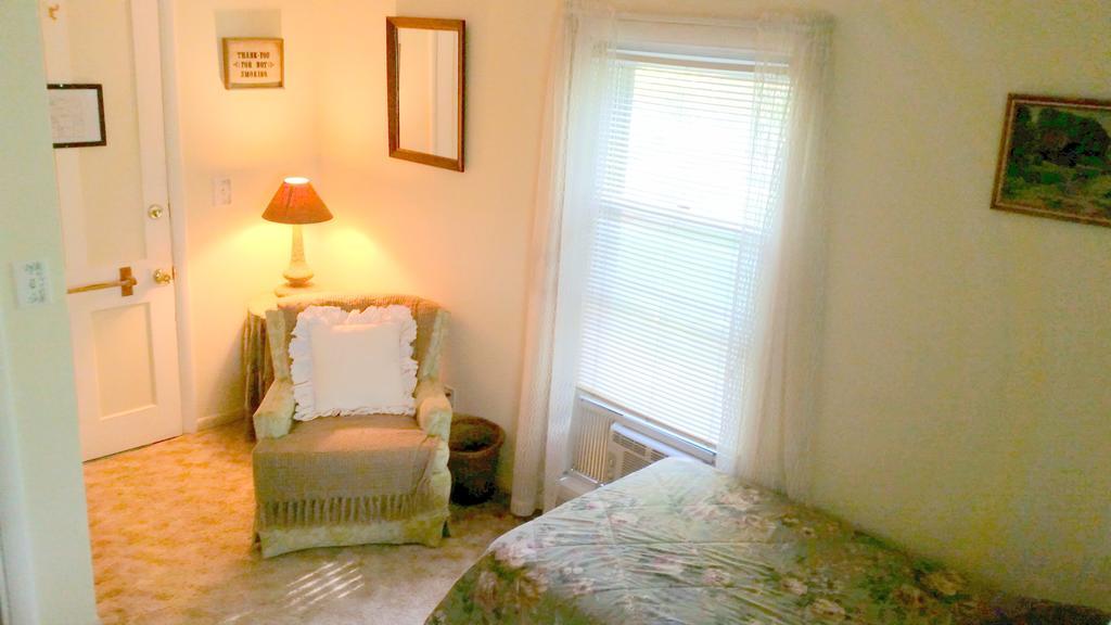 Kountry Living Bed And Breakfast Онеонта Номер фото