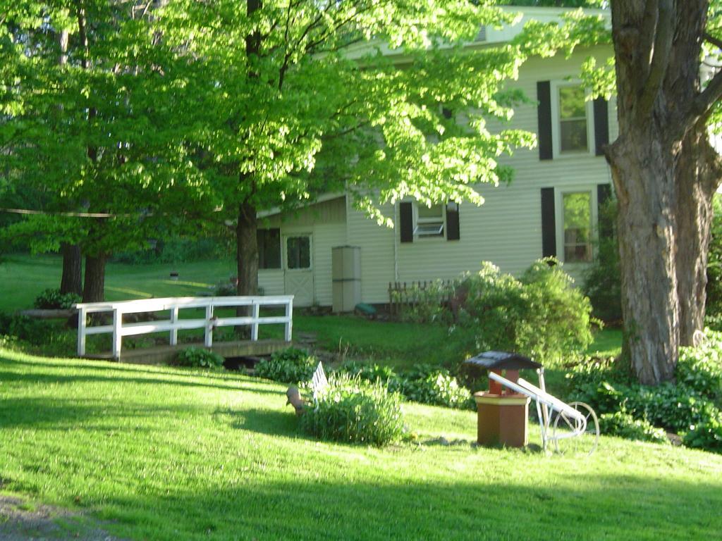 Kountry Living Bed And Breakfast Онеонта Экстерьер фото