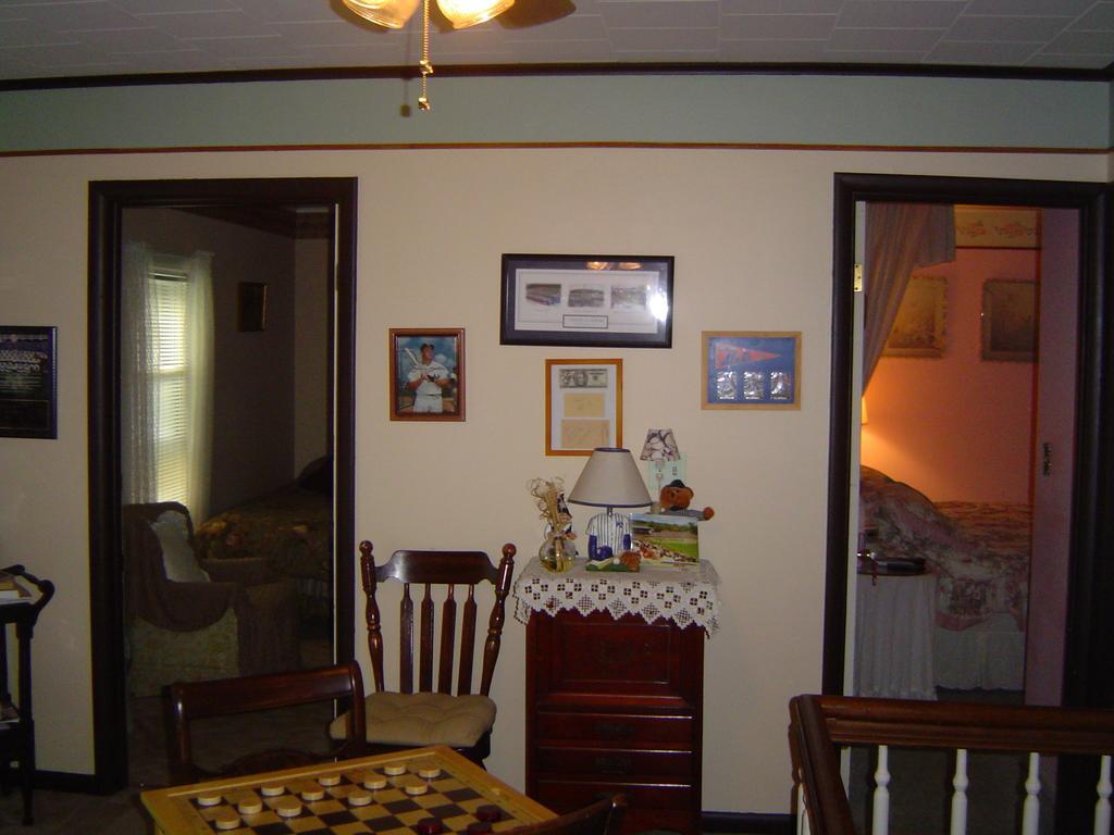 Kountry Living Bed And Breakfast Онеонта Экстерьер фото