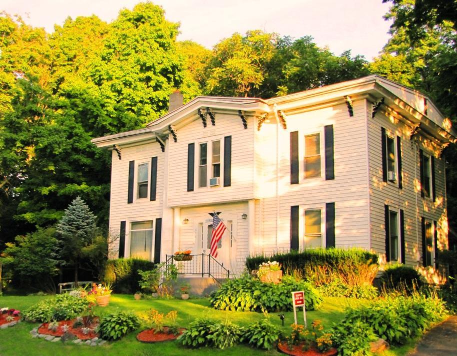 Kountry Living Bed And Breakfast Онеонта Экстерьер фото
