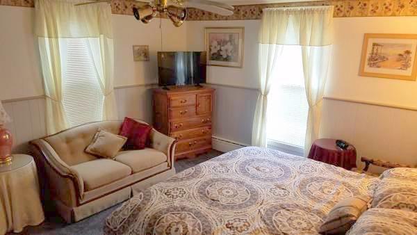 Kountry Living Bed And Breakfast Онеонта Экстерьер фото
